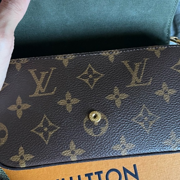 100% Authentic Louis Vuitton Felicie Strap and Go in AMAZING Condition! - Picture 2 of 13